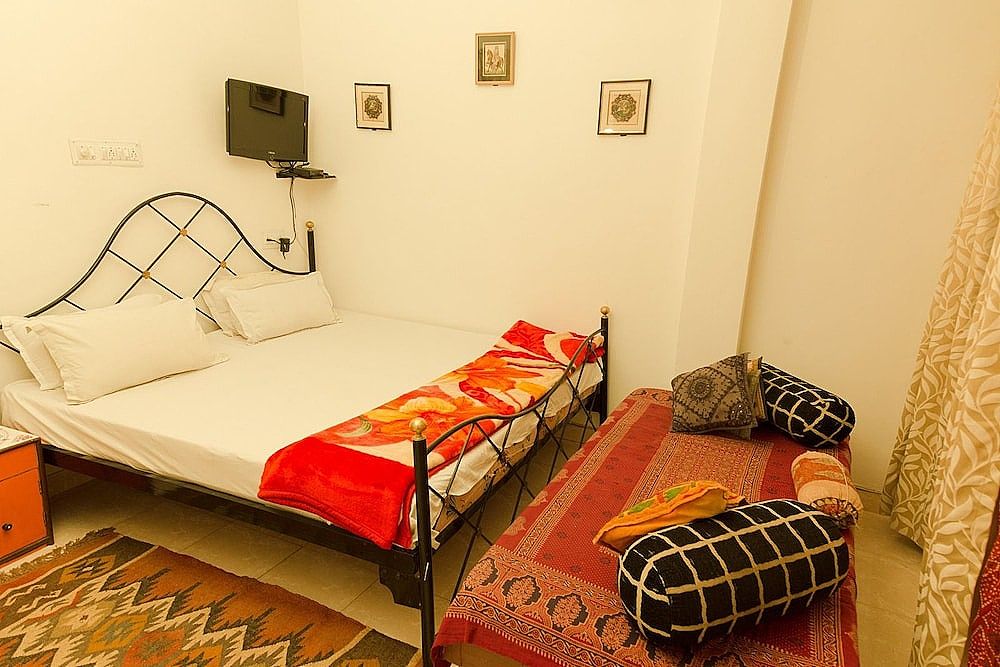 OYO Flagship 22901 Hotel Hanuman Ghat