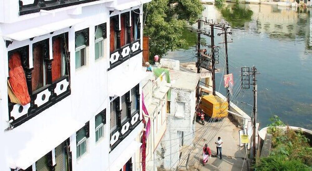OYO Flagship 22901 Hotel Hanuman Ghat