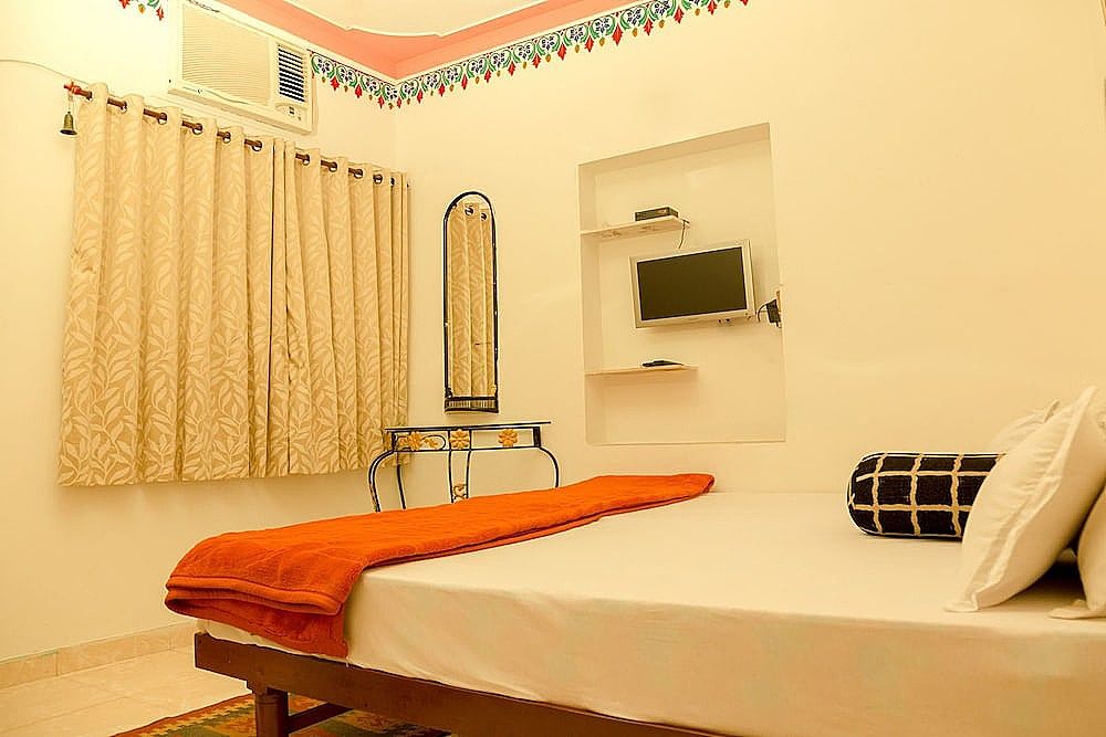 OYO Flagship 22901 Hotel Hanuman Ghat