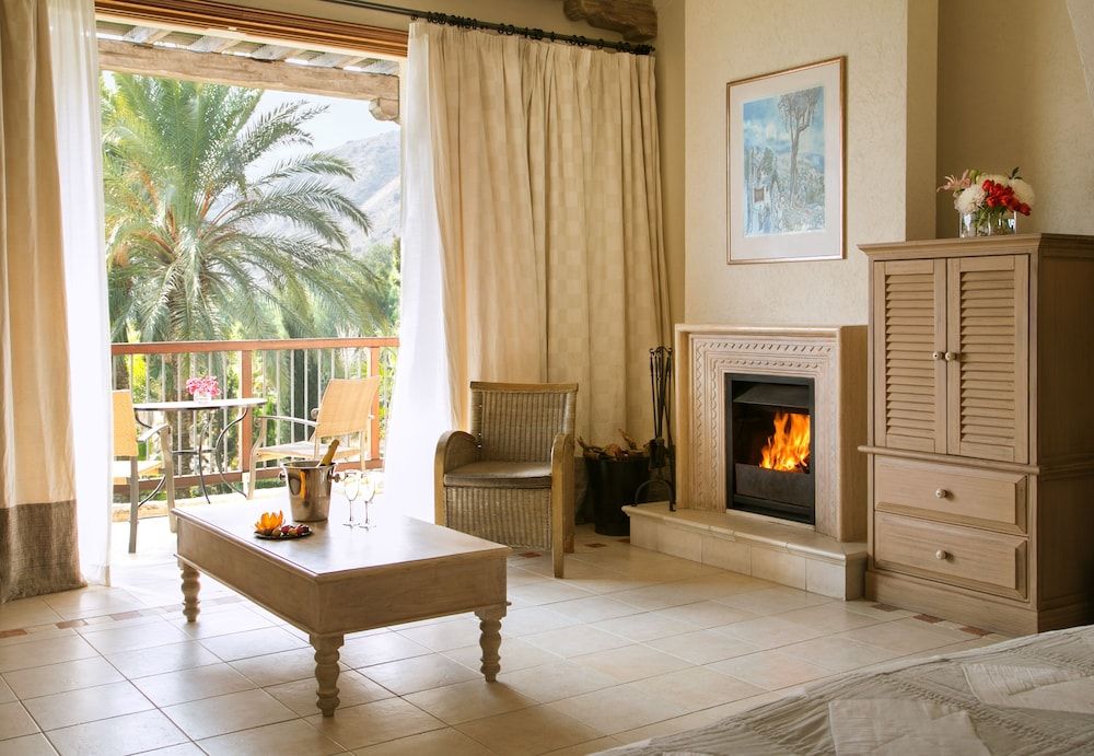 Columbia Beach Resort Executive Suite, Sea View (with Fireplace) 5