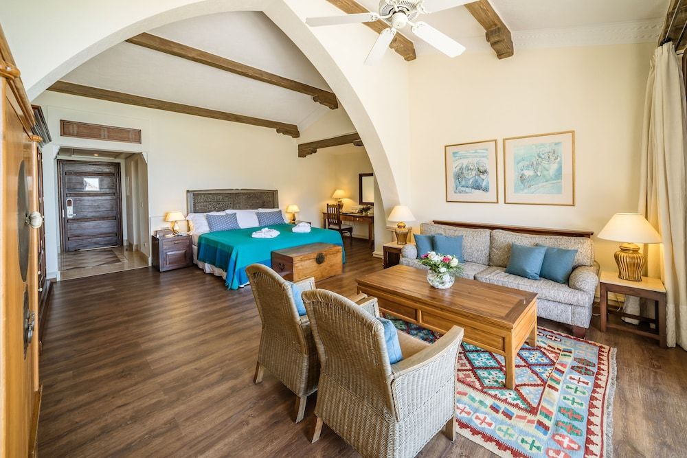 Columbia Beach Resort Executive Suite (Eagles Nest Plunge Pool) 4