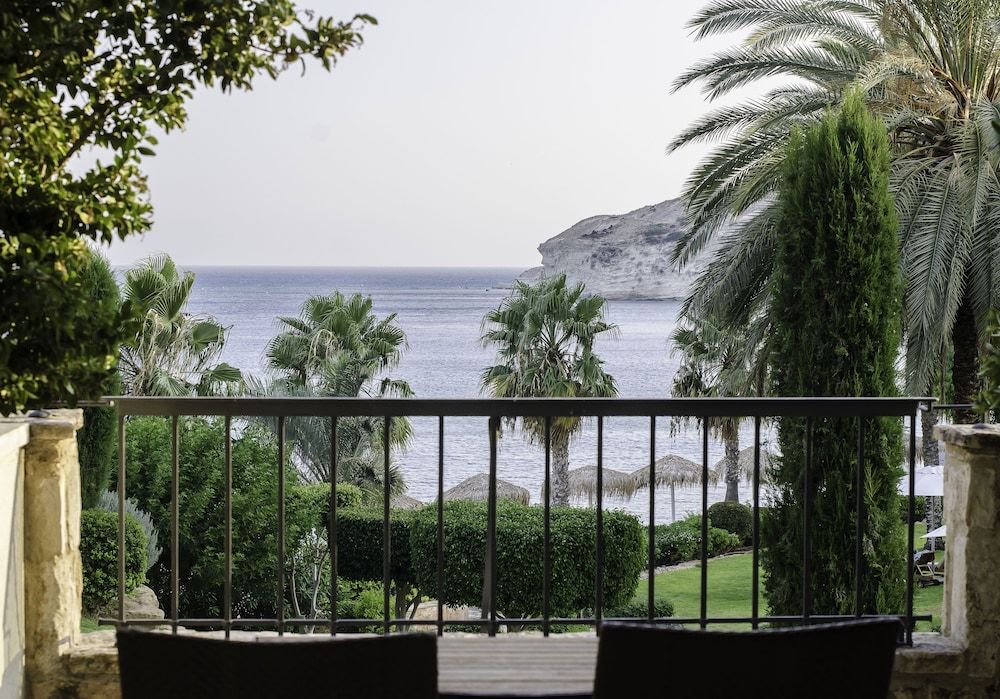 Columbia Beach Resort Executive Suite, Sea View (with Fireplace) 2