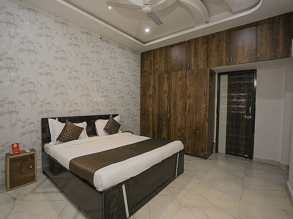 undefined OYO 10287 Home 3BHK Villa near Lake City Mall