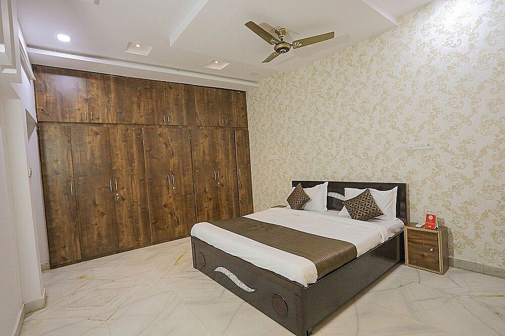 undefined OYO 10287 Home 3BHK Villa near Lake City Mall 7