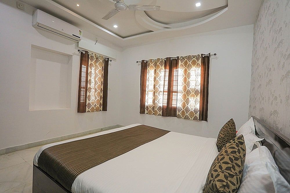 undefined OYO 10287 Home 3BHK Villa near Lake City Mall 5