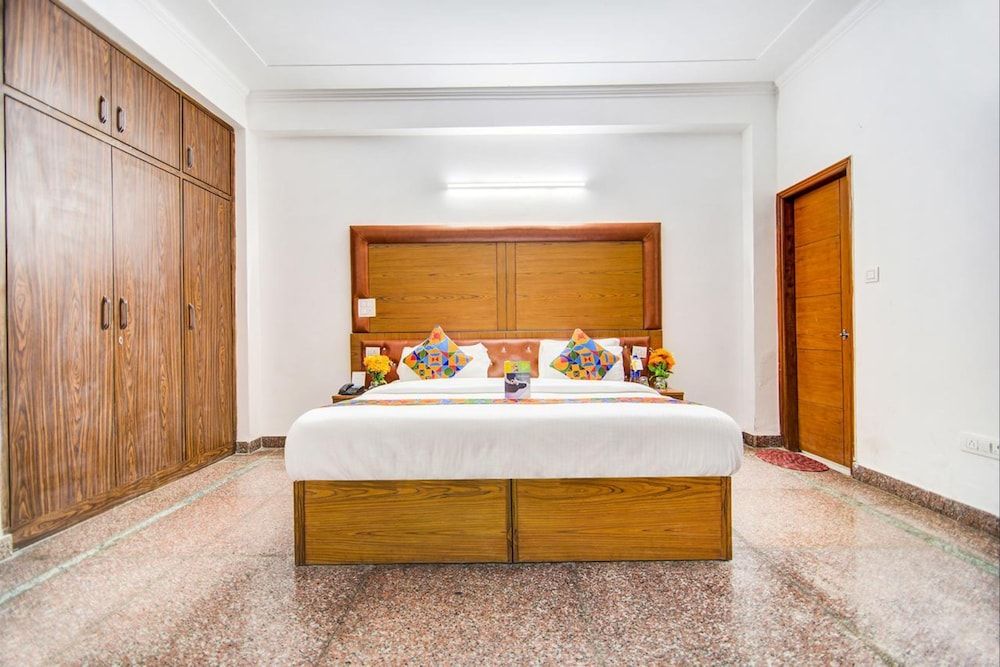 undefined RG Corporate Suites 5