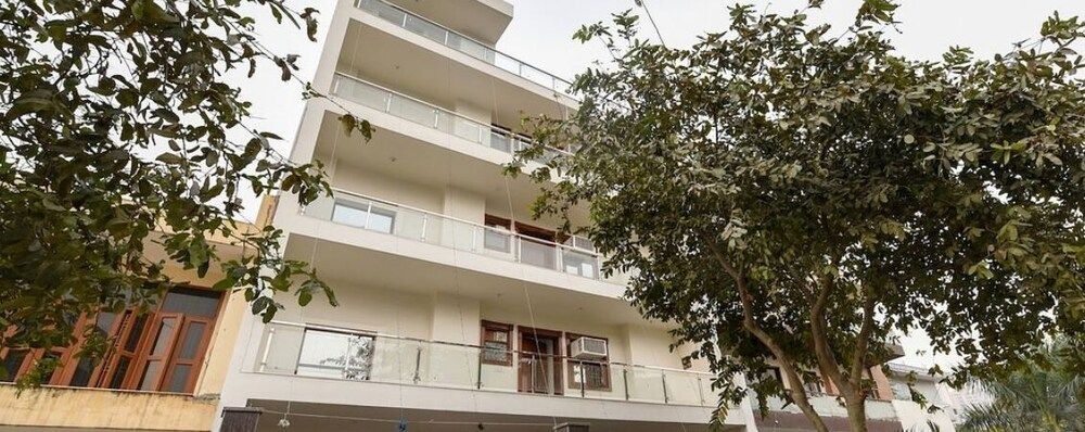 undefined RG Corporate Suites