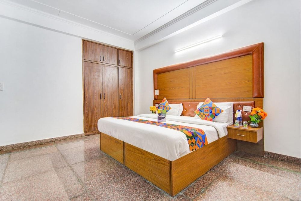 undefined RG Corporate Suites 2