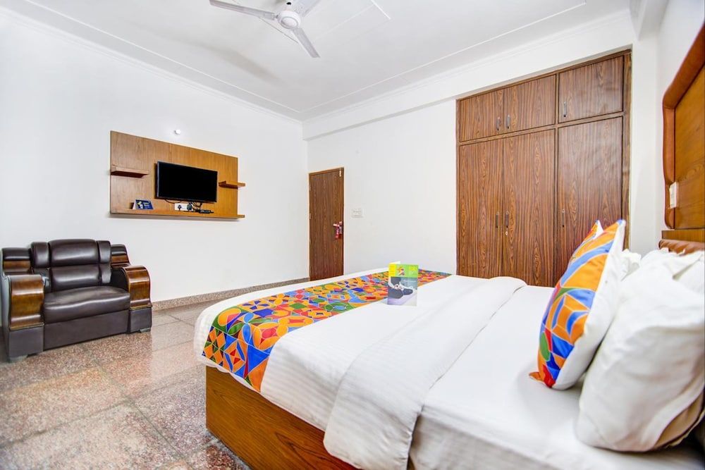 undefined RG Corporate Suites 6
