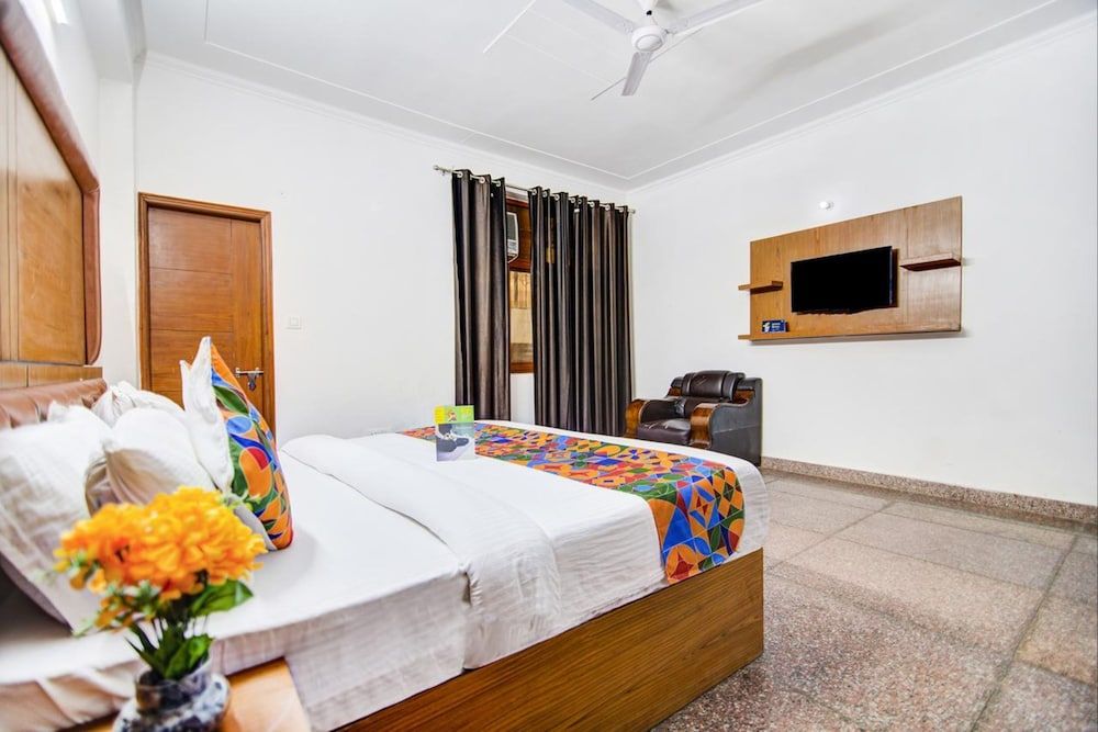 undefined RG Corporate Suites 3