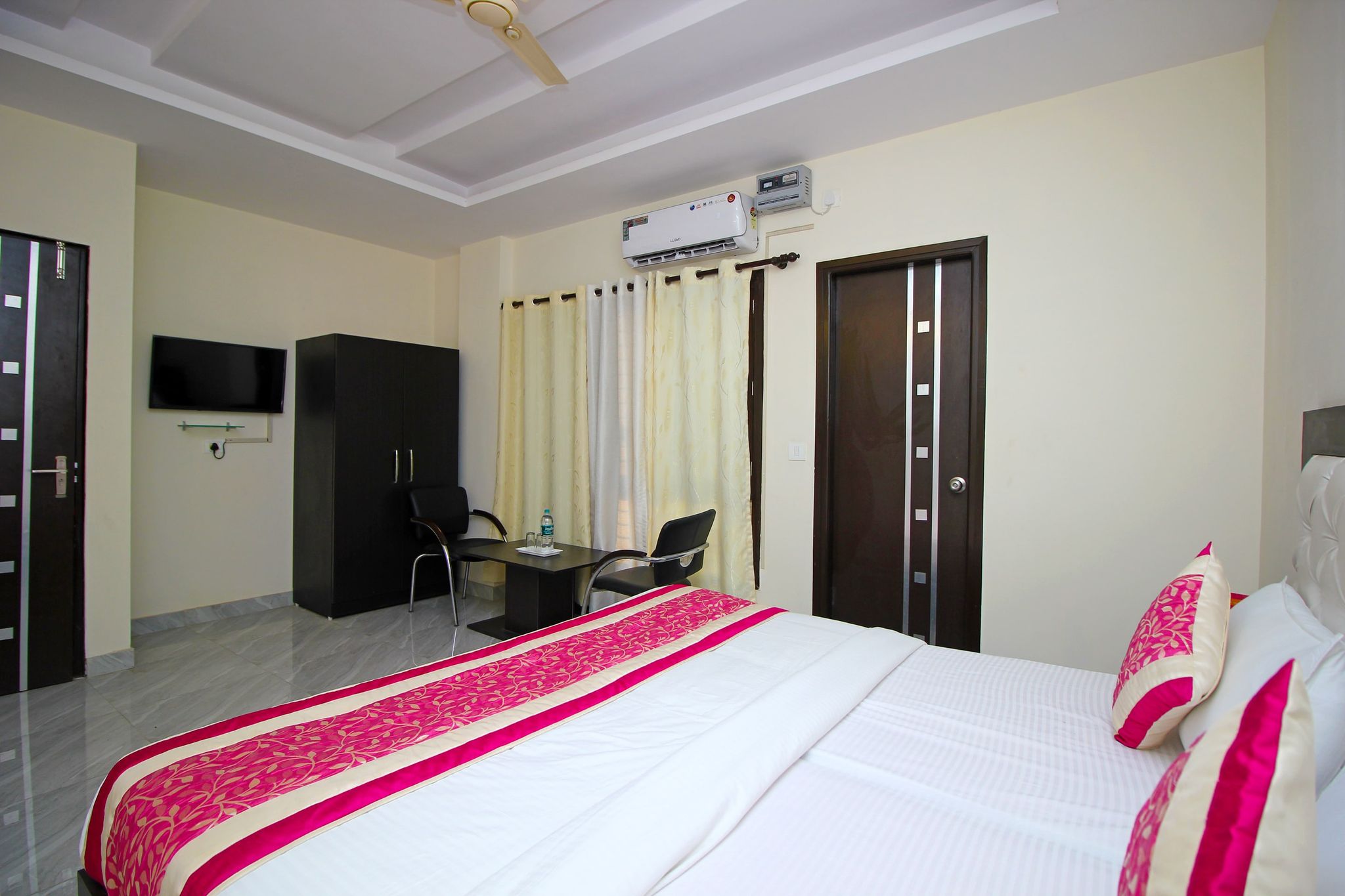 undefined OYO 9074 Mascot TREO 9