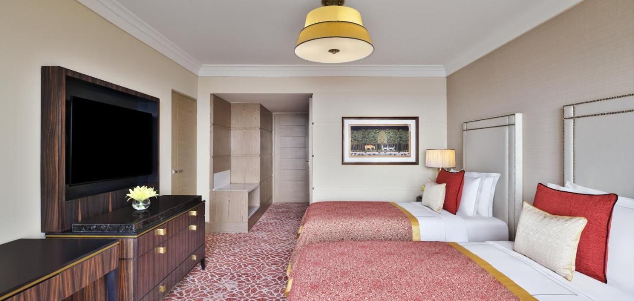 Taj Mahal Hotel New Delhi LUXURY ROOM CITY VIEW TWIN BED