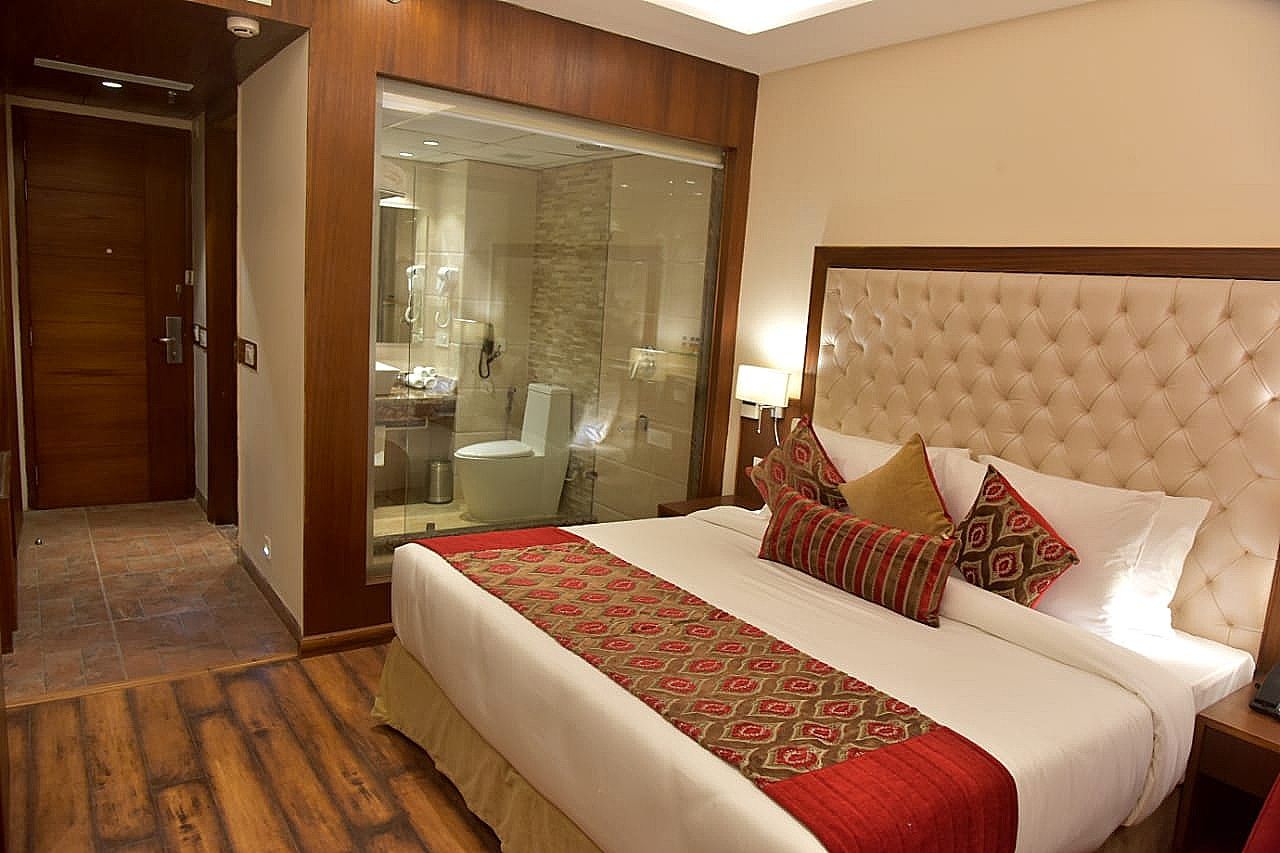 Royale Retreat Hotel & Spa Near Mall Road Deluxe Room 4
