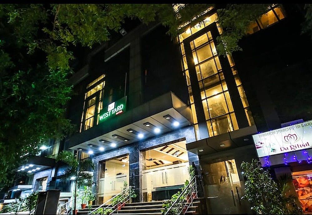 Front of property - evening/night