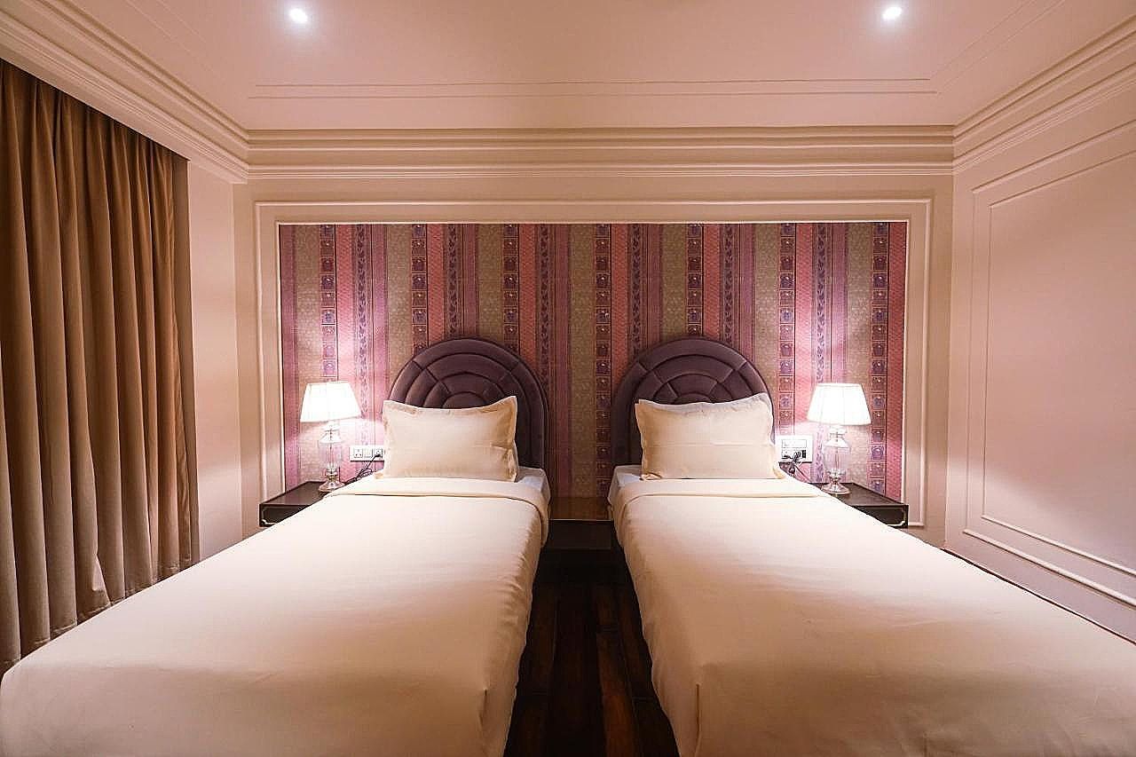 The Saga Hotel, Green Park Deluxe Room 6