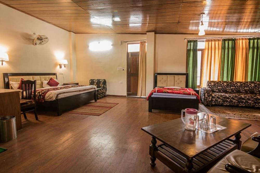 Hotel Moon Family Room, 1 King Bed 3