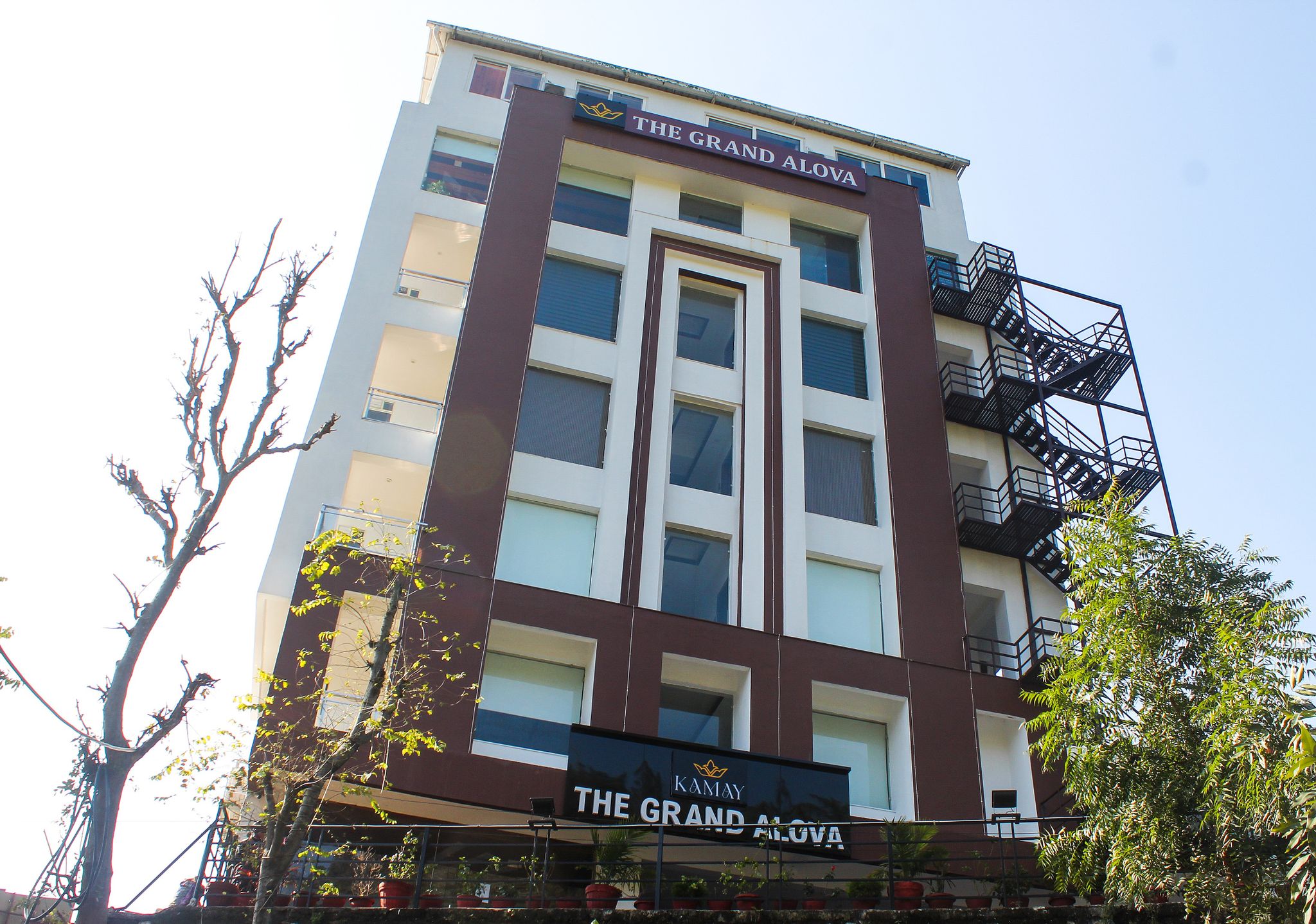 undefined Kamay The Grand Alova