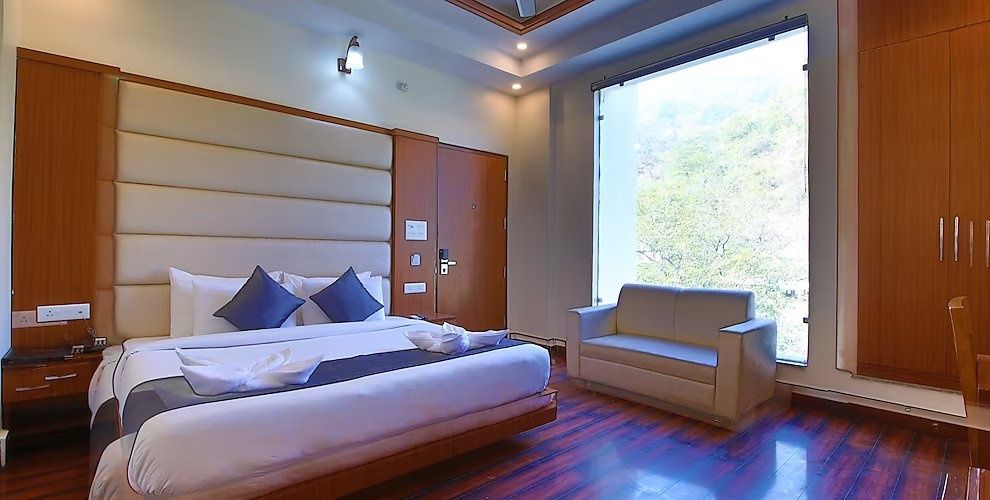 Kamay The Grand Alova Mountain View 7