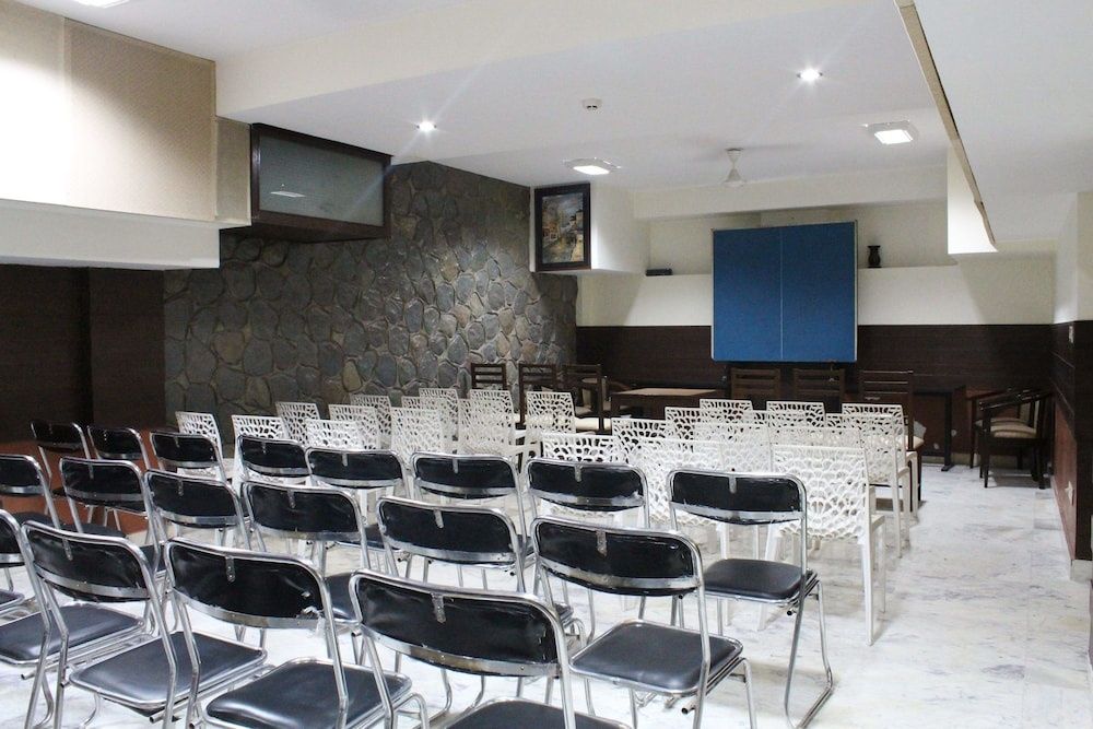undefined OYO 2457 Hotel Zambala 4