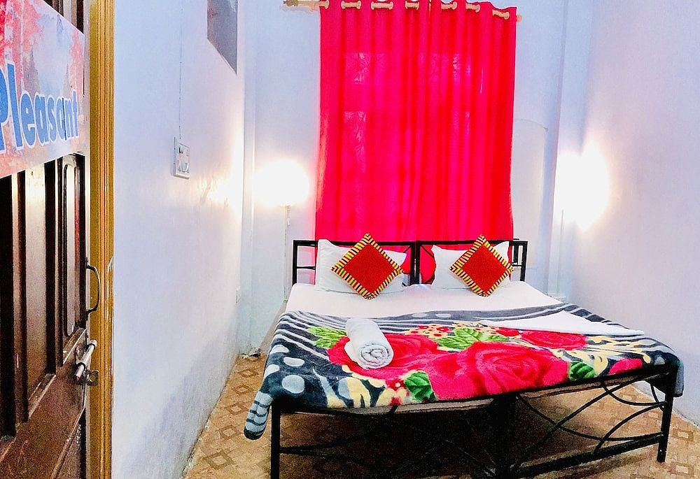 Skyard Hostel Superior Double Room 3