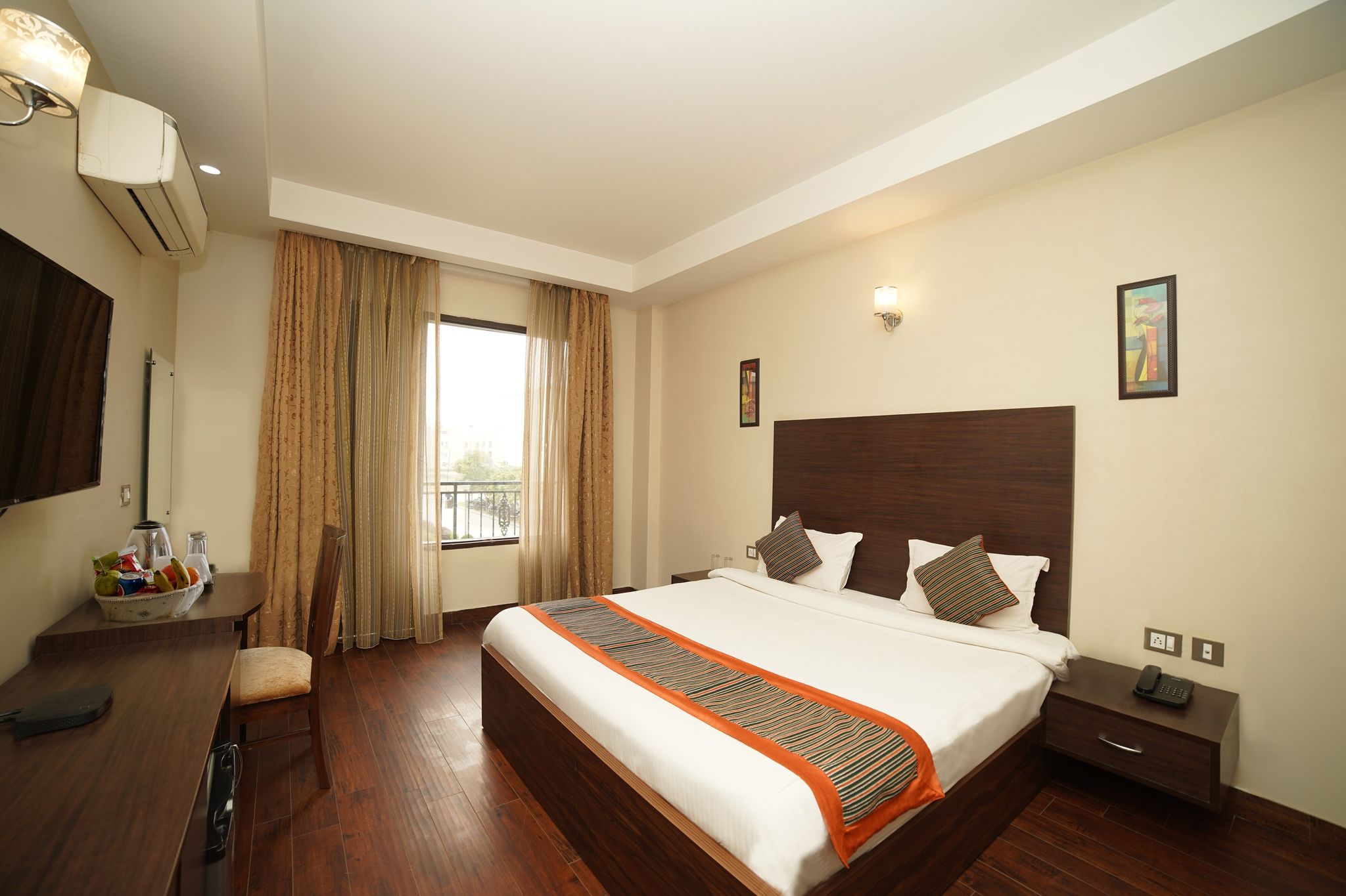 Country Inn Hotels & Resorts Deluxe Room 3
