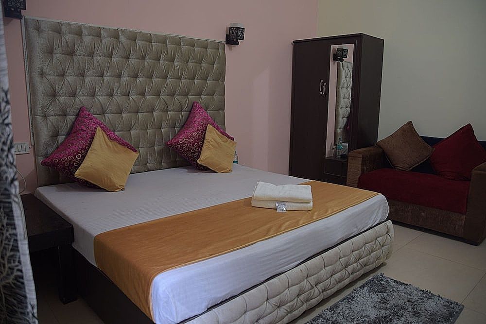 Sunflower Hostel & Hotel