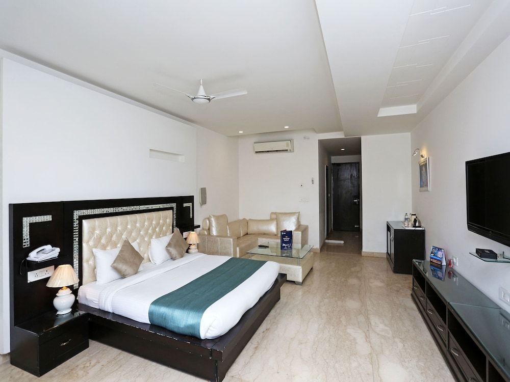 OYO 13564 Near Prem Mandir Double or Twin Room 9