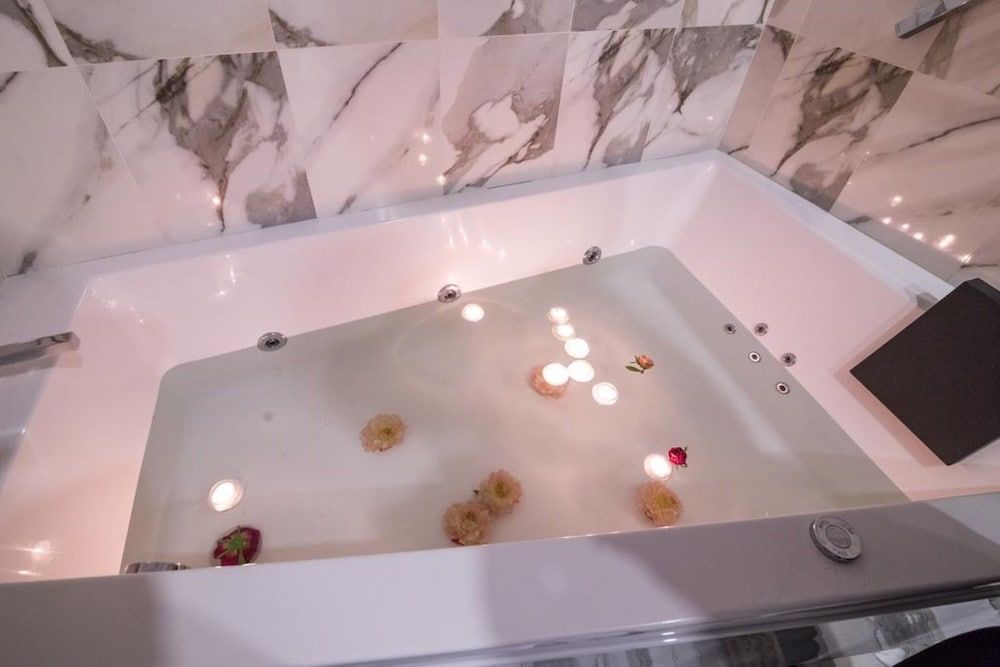 Hotel Ílhavo Plaza Deluxe Suite, Bathtub 5