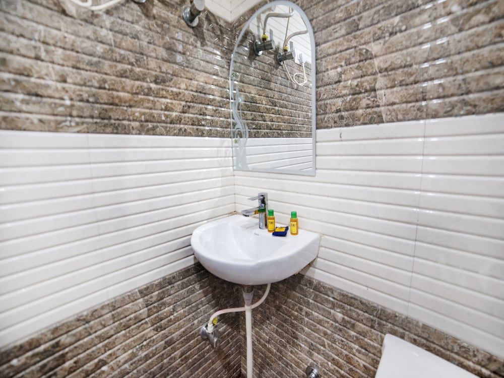 FabHotel Glorify Stay Premium Room, Non Smoking 4