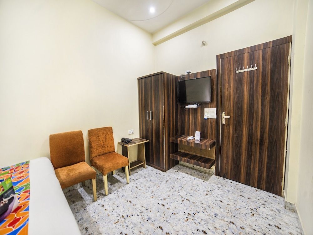 FabHotel Glorify Stay Premium Room, Non Smoking 7