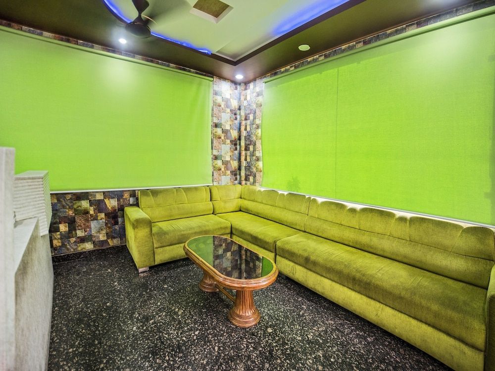 undefined FabHotel Glorify Stay 3