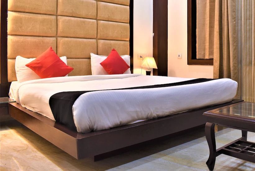 Hotel Basera Deluxe Room 10