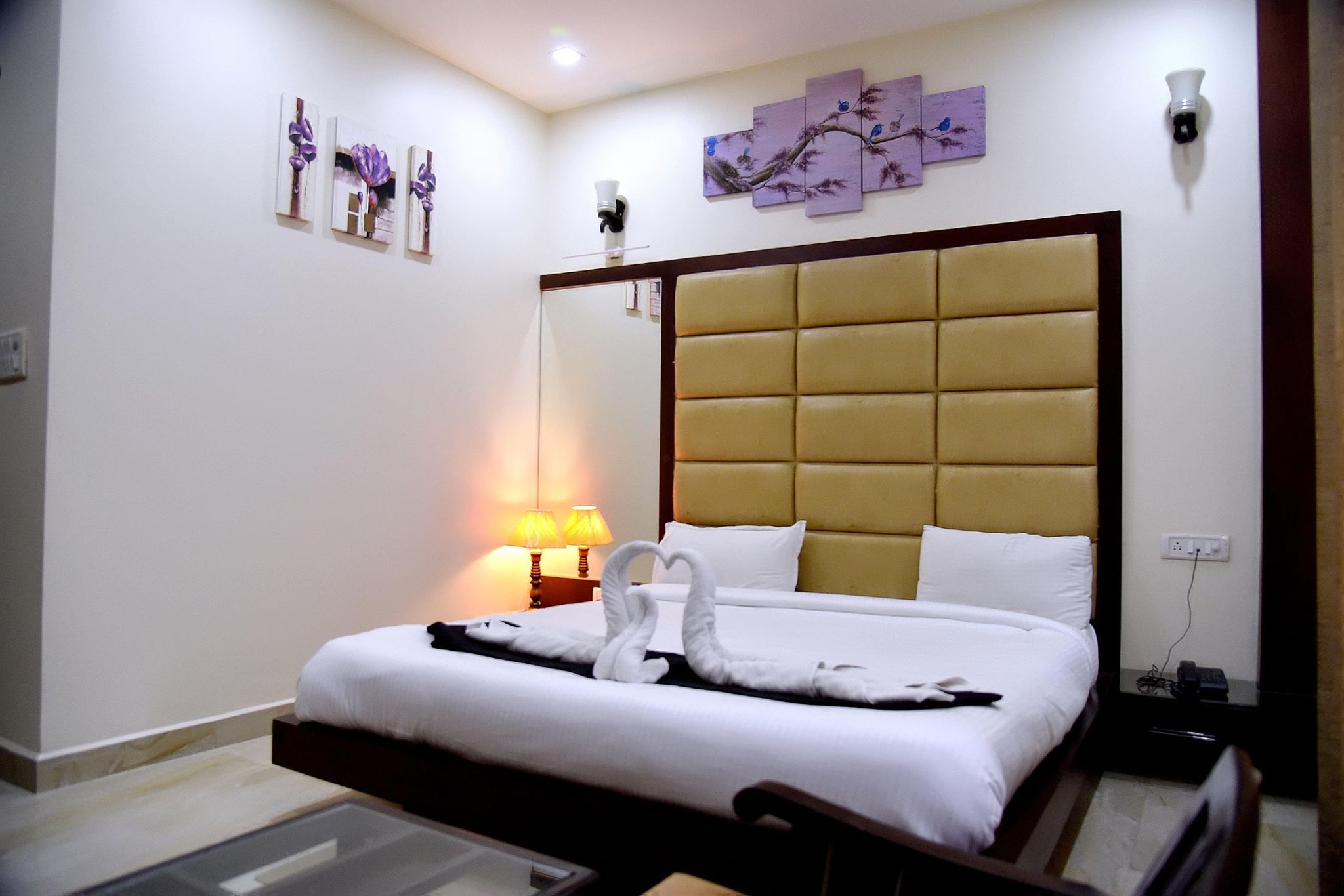 Hotel Basera Deluxe Room 11