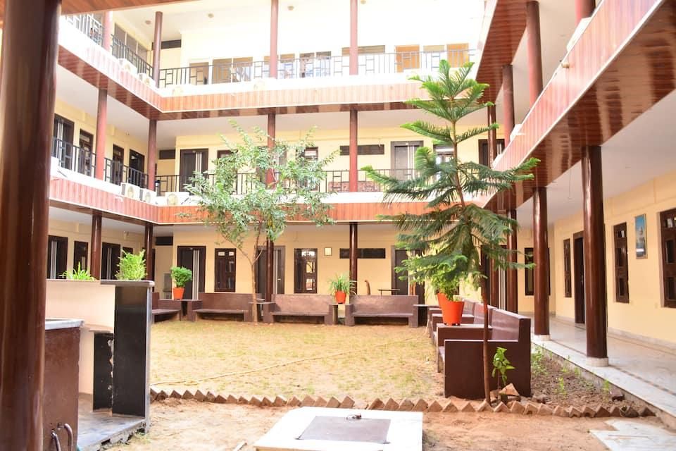 undefined Hotel Goyal Inn 7