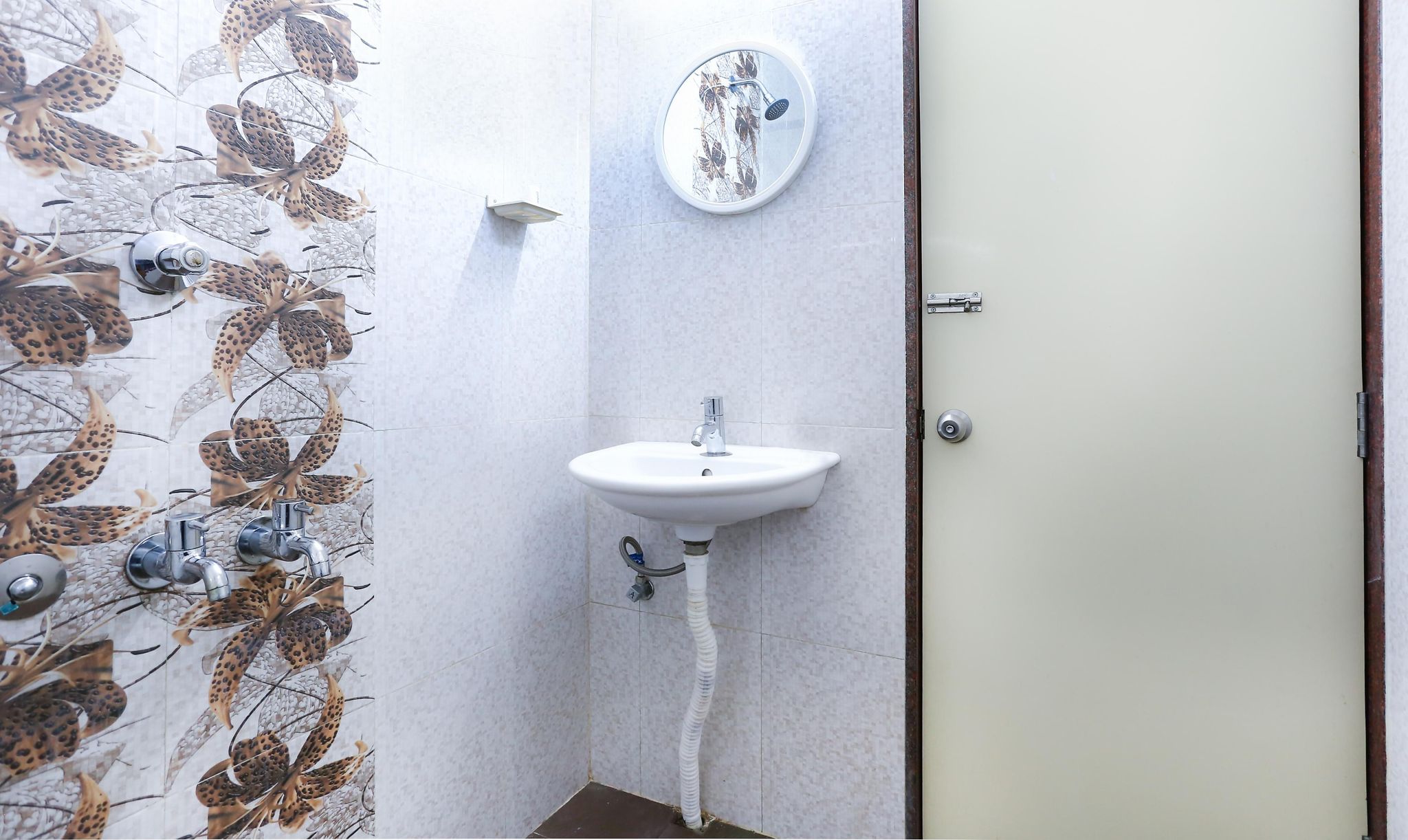 Treebo Comforts Inn, University Road Deralakatte Standard Double Room 11