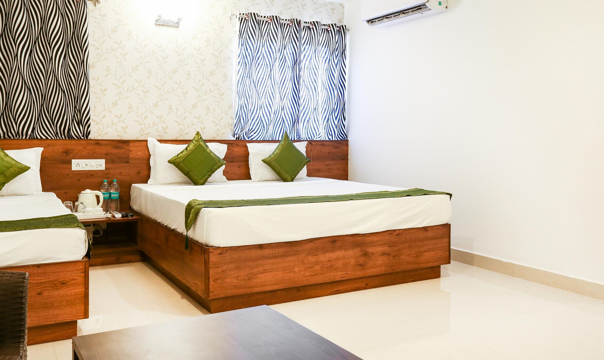 Treebo Comforts Inn, University Road Deralakatte Standard Double Room 5