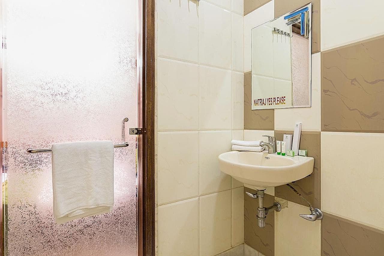 Hotel Natraj Yes Please @ New Delhi Railway station Deluxe Double Room with free wifi 20
