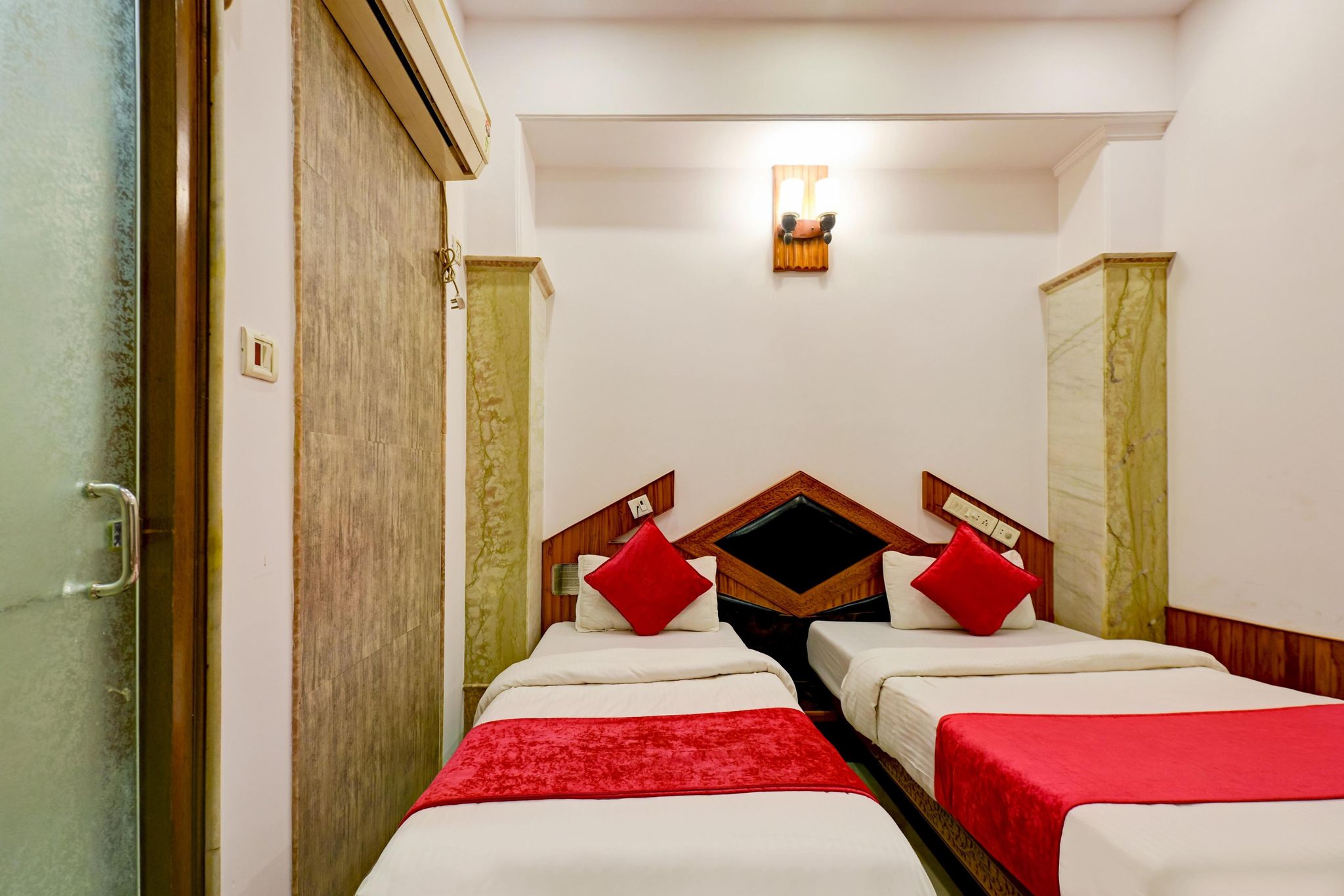 Hotel Natraj Yes Please @ New Delhi Railway station  Deluxe Room 13