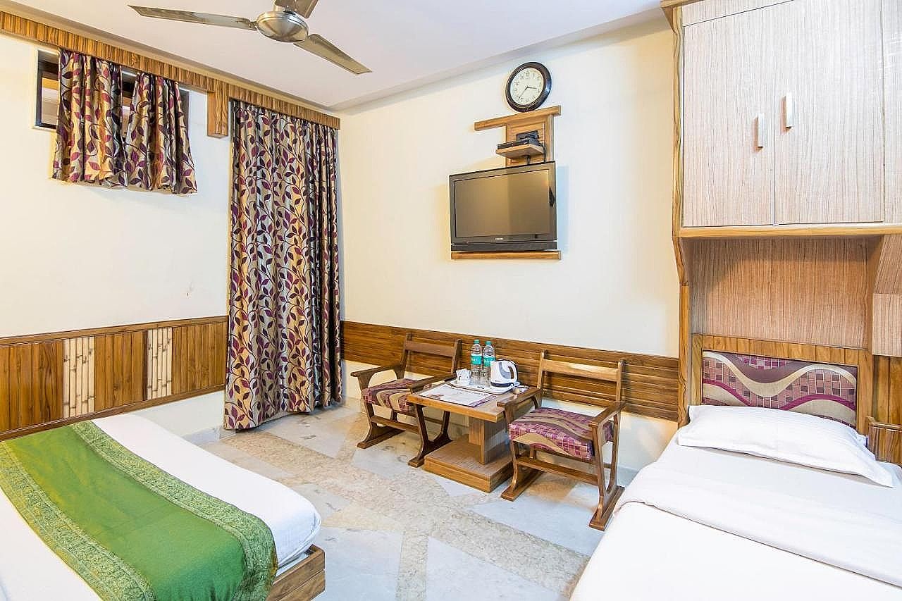 Hotel Natraj Yes Please @ New Delhi Railway station Deluxe Double Room with free wifi 15