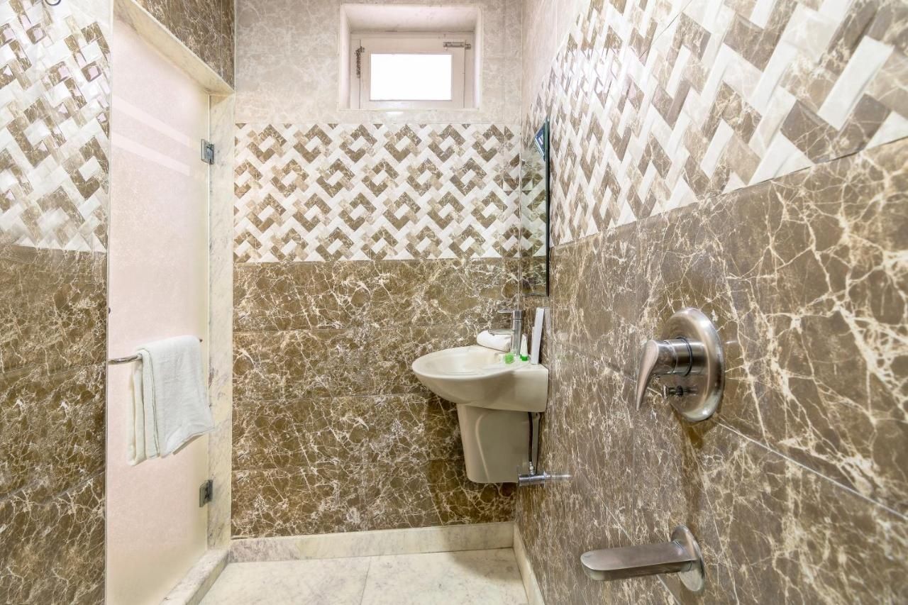 Hotel Natraj Yes Please @ New Delhi Railway station Deluxe Double Room with free wifi 18