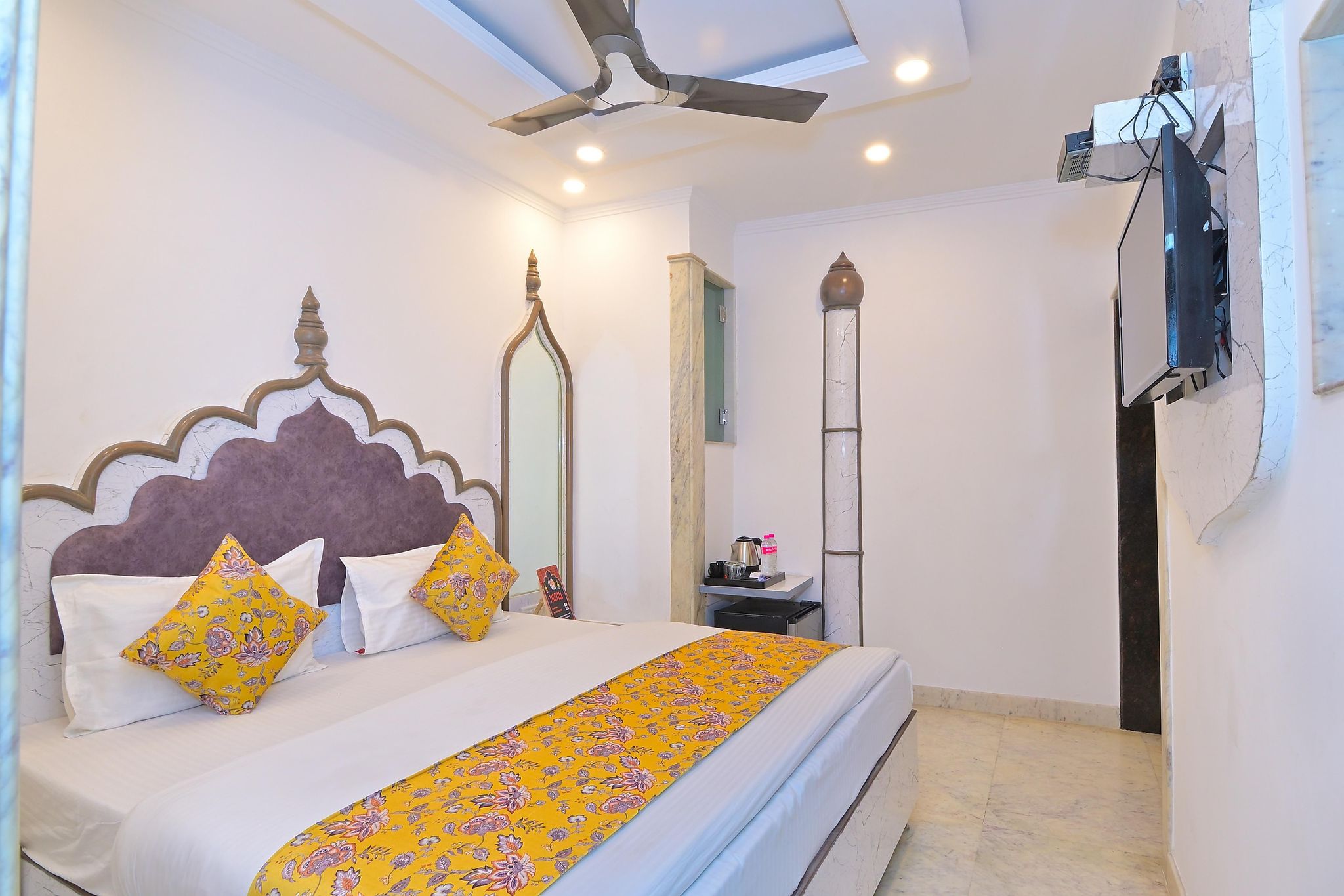 Hotel Natraj Yes Please @ New Delhi Railway station Deluxe Double Room with free wifi 16
