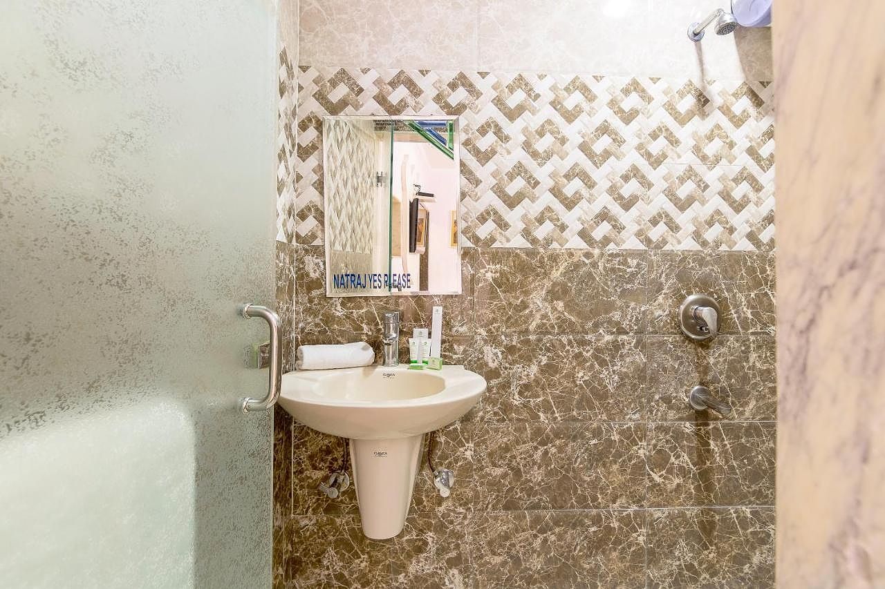 Hotel Natraj Yes Please @ New Delhi Railway station Deluxe Double Room with free wifi 23