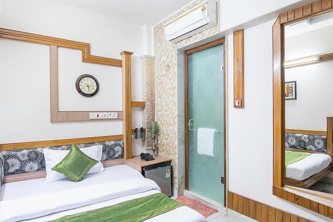 Hotel Natraj Yes Please @ New Delhi Railway station Deluxe Double Room with free wifi 4
