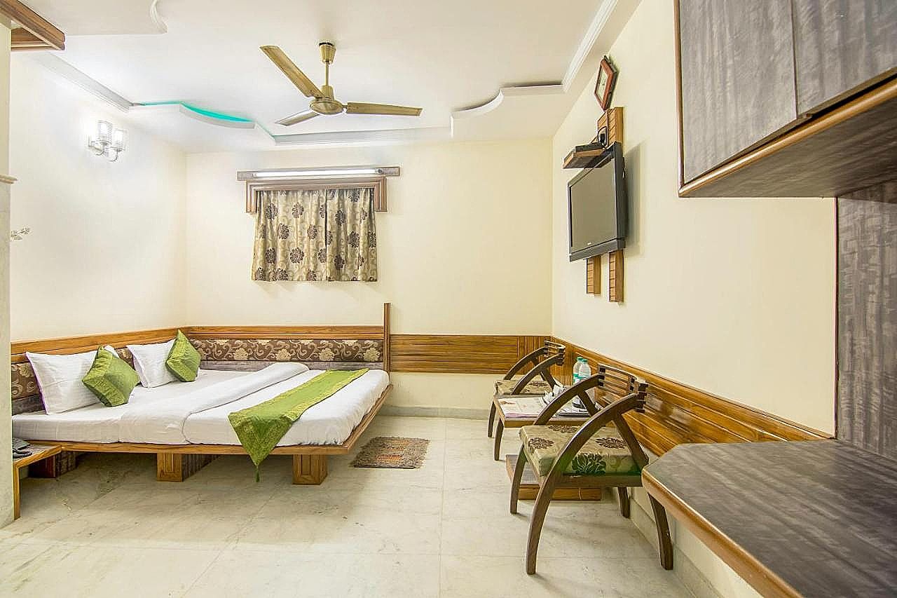 Hotel Natraj Yes Please @ New Delhi Railway station Deluxe Double Room with free wifi 14