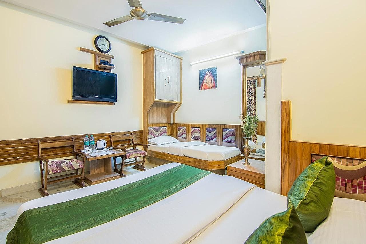 Hotel Natraj Yes Please @ New Delhi Railway station Deluxe Double Room with free wifi 6