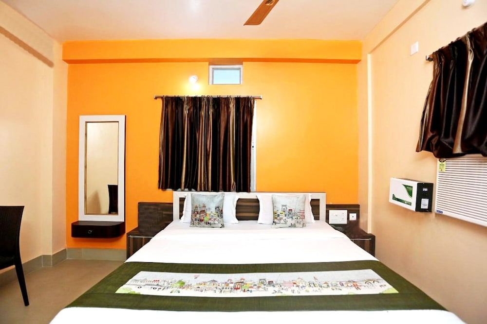 Goroomgo Krishna Residency Puri Deluxe Double Room, City View 12