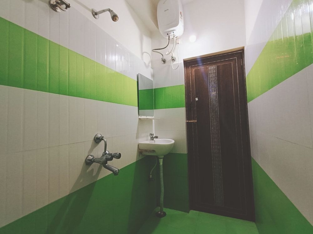 Goroomgo Krishna Residency Puri Deluxe Double Room, City View 19