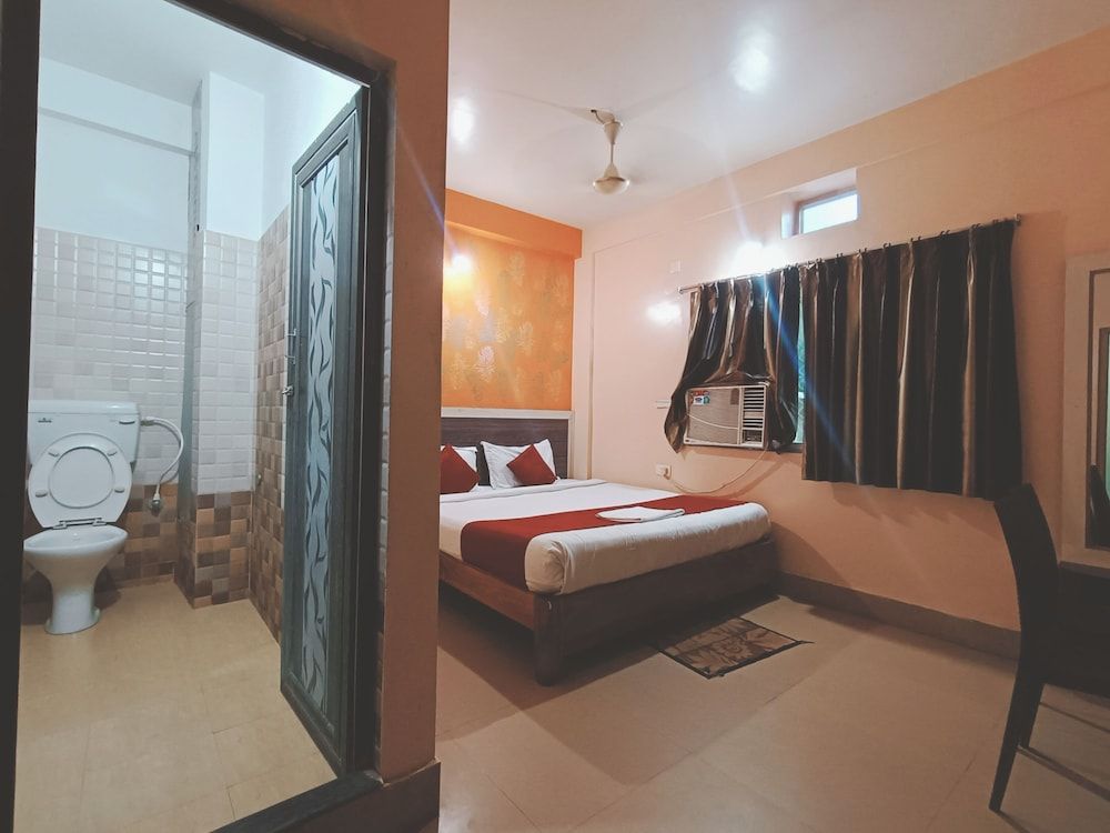 Goroomgo Krishna Residency Puri Deluxe Double Room, City View 8