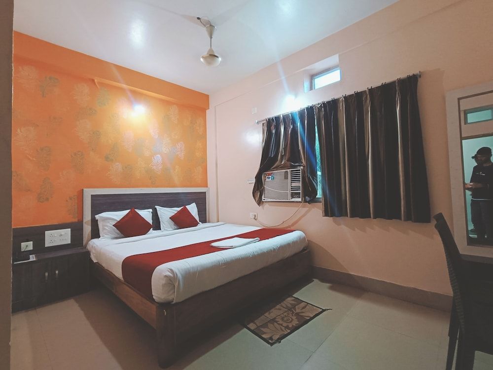 Goroomgo Krishna Residency Puri Deluxe Double Room, City View 2