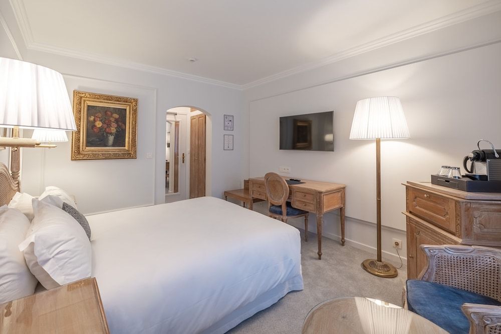 Hotel Manos Stephanie Classic Double Room 3